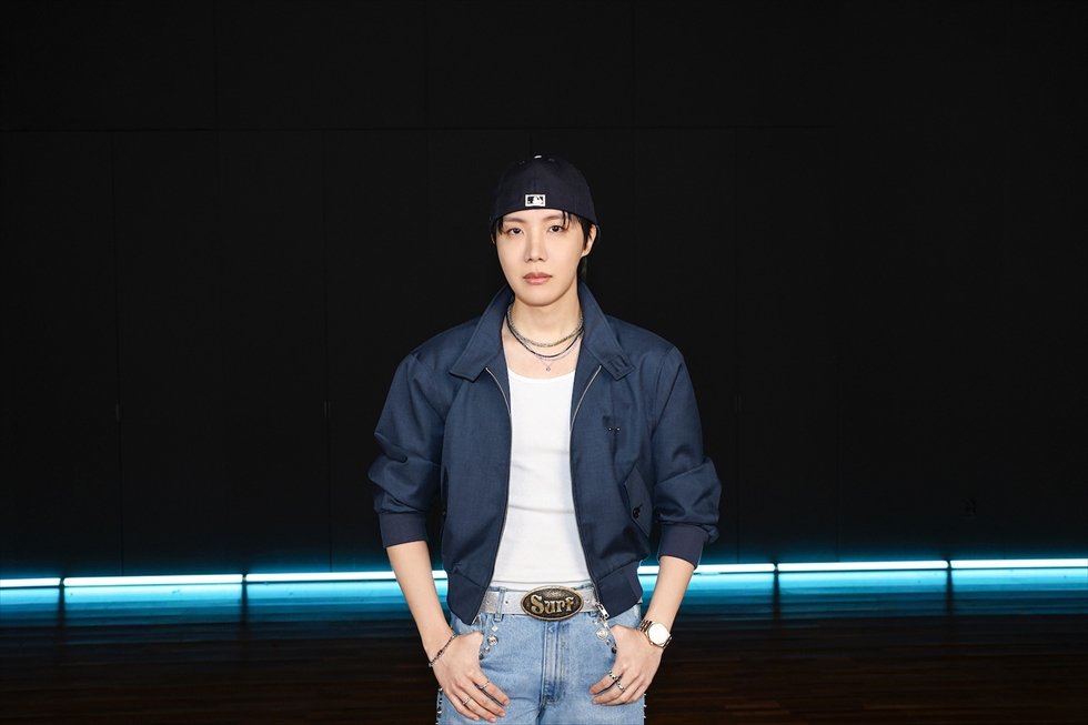 BTS バスローブ バスジャケット 早い者勝ち J-HOPE (제이홉) UPDATES | Moments with suga Happy birthday